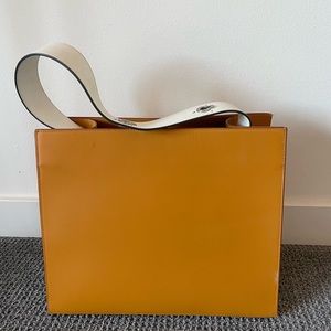 Danse lente leather tote